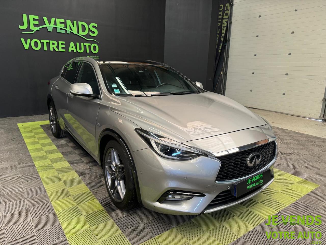 INFINITI Q30