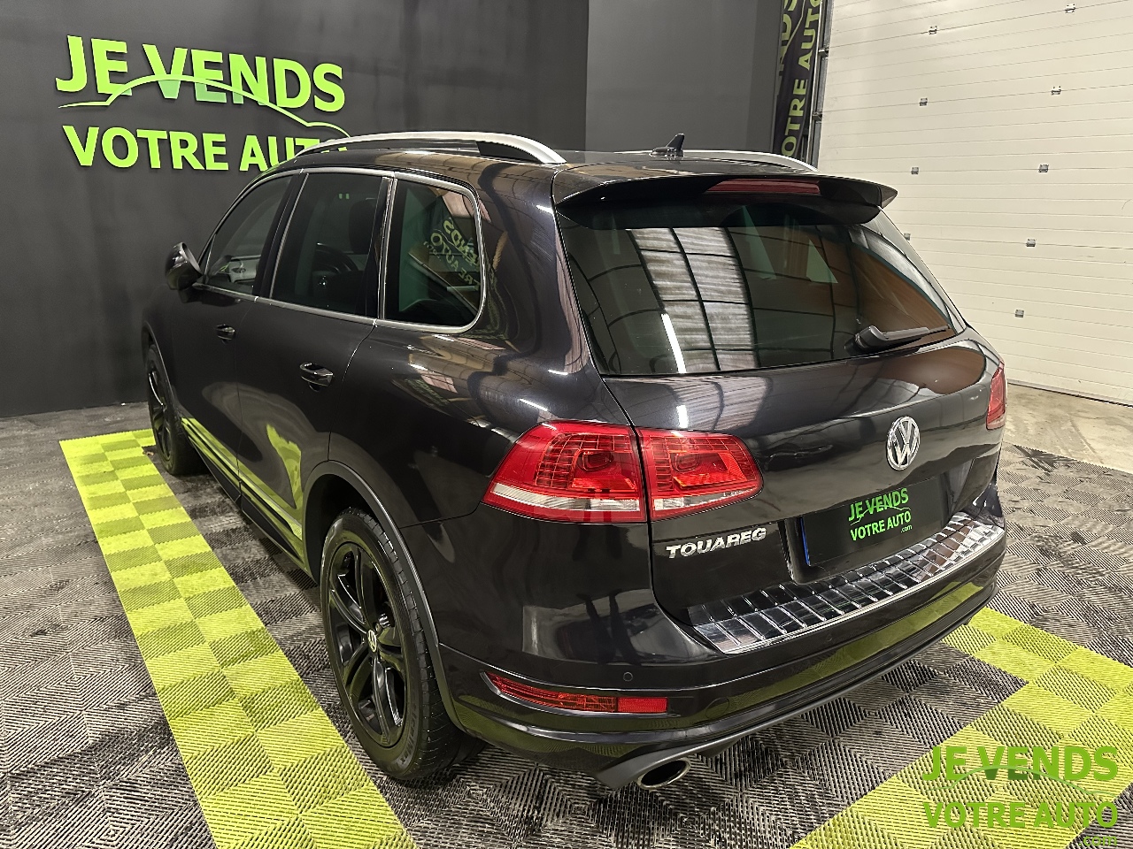 VOLKSWAGEN TOUAREG