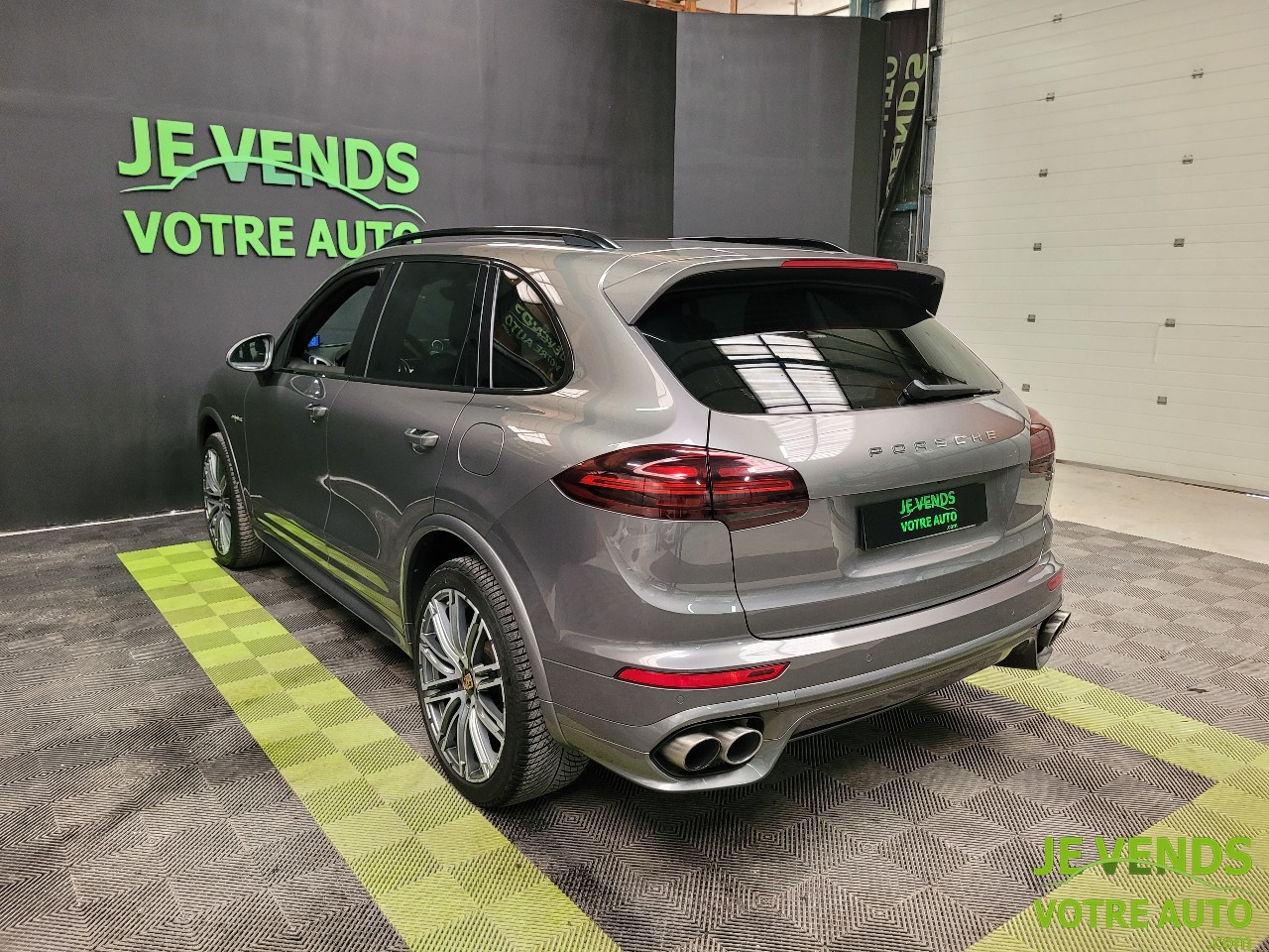 PORSCHE CAYENNE