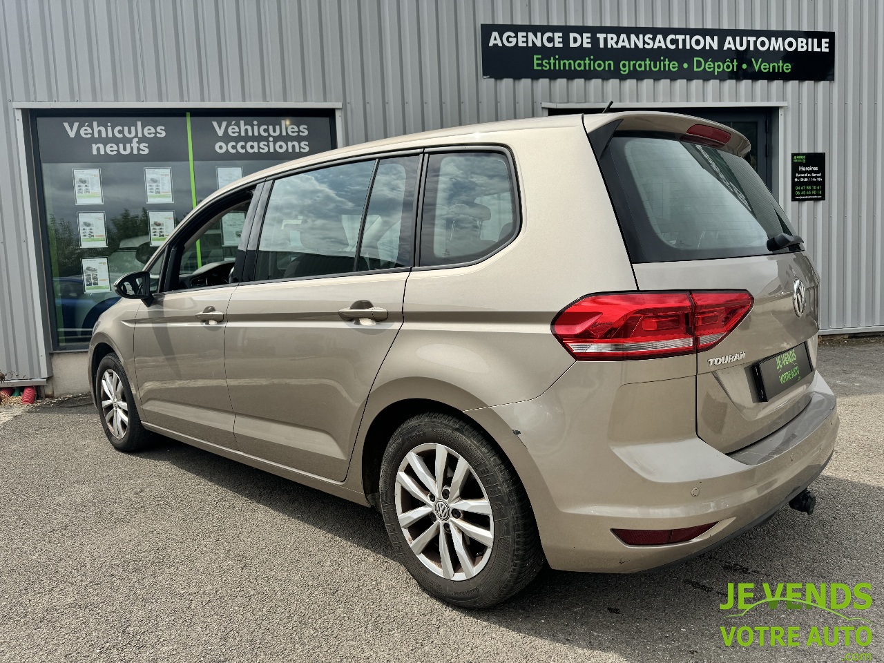 VOLKSWAGEN TOURAN